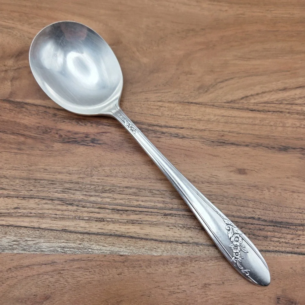 6 Vintage Oneida Community Tudor Plate Queen Bess II Silverplate Soup Spoons